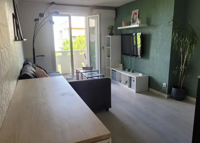 Daire T2 Near The Rugby's Stadium *